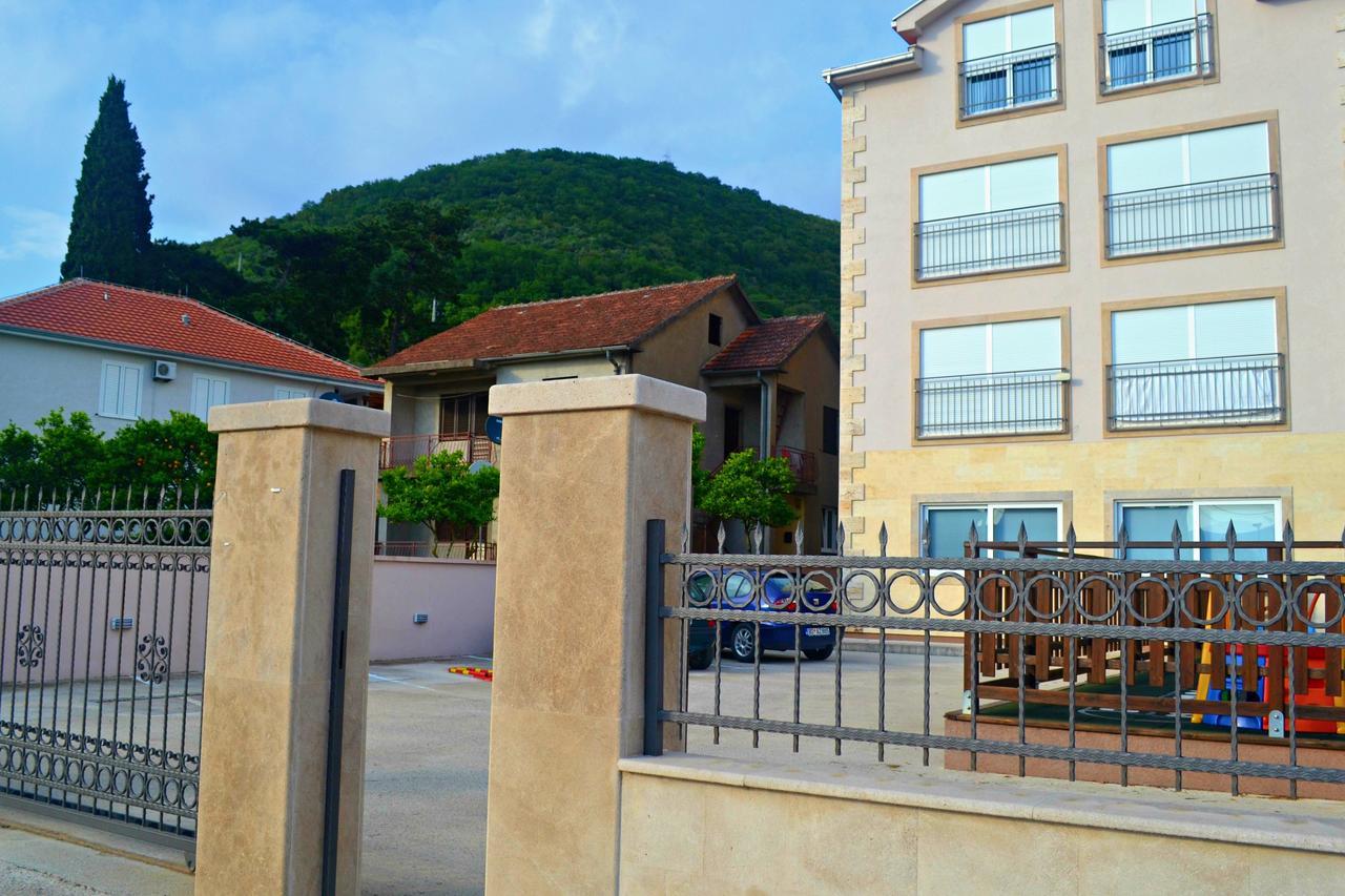 Bayview Apartments Tivat Montenegro Exterior photo